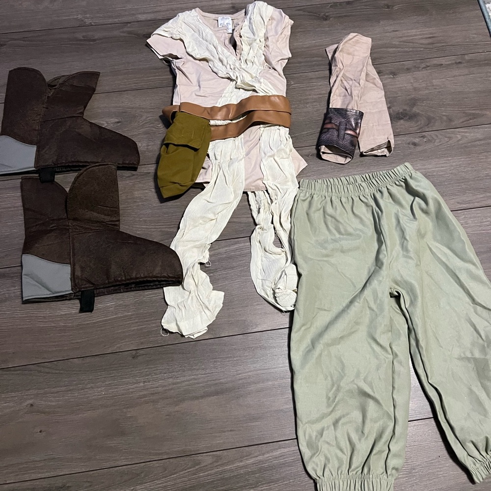 Disney Store Star Wars Rey Costume Size 9/10